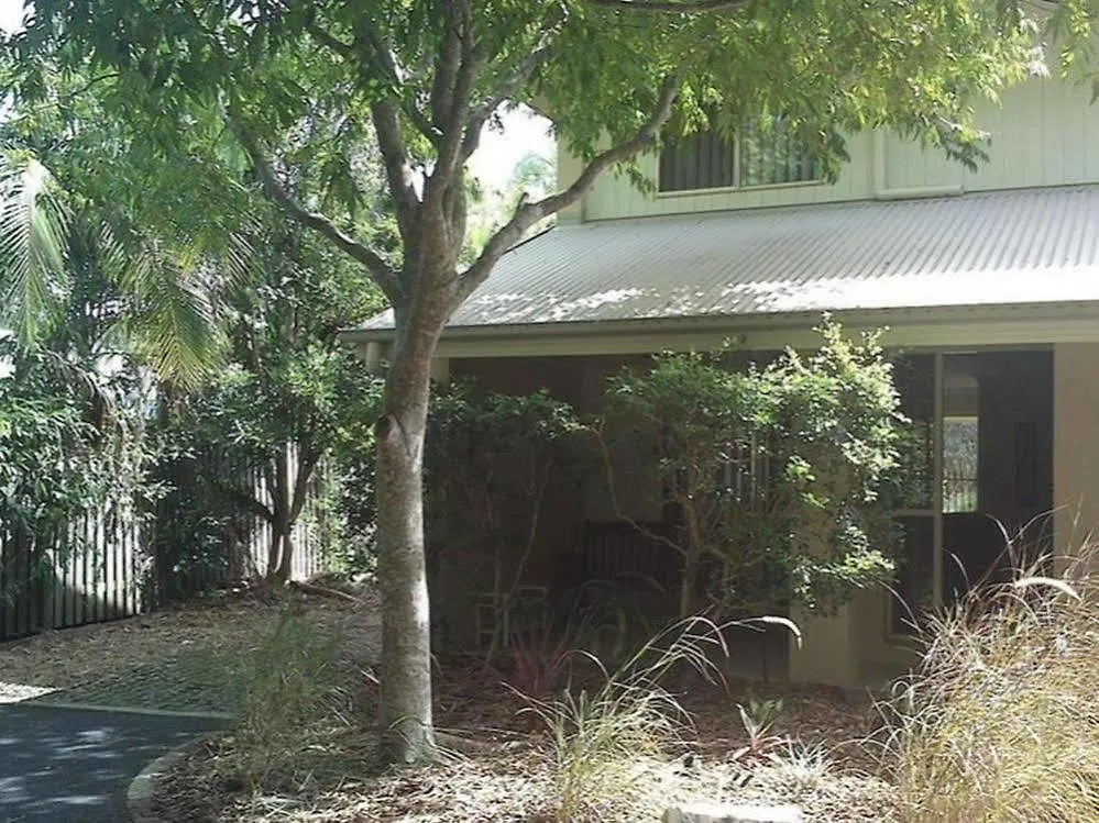 Treetops Lakeside Apartments  Byron Bay