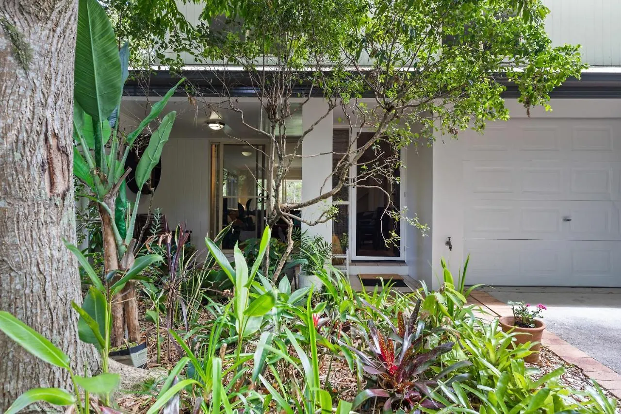 Treetops Lakeside Apartments Byron Bay